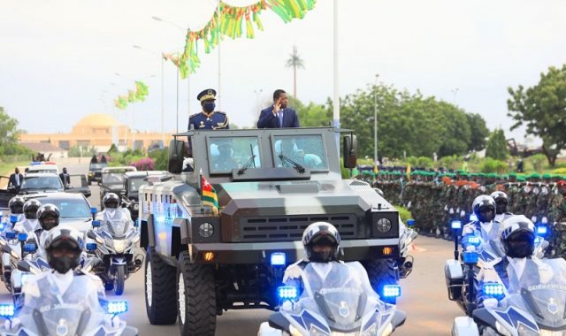 Un défilé militaire et paramilitaire pour marquer le 61è anniversaire de l’indépendance du Togo